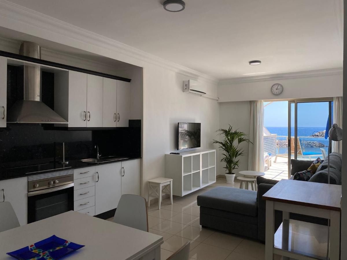 Billy'S Beachfront Apartment With Pool Access Пуэрто-де-Моган Экстерьер фото